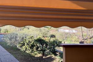 HOST4U - Casa con Giardino e Parcheggio Privato - Casa Carla, Imperia