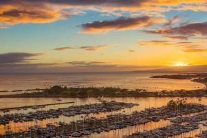 Marbella Lane - Executive Suite Steps to Beach Guest house, Honolulu