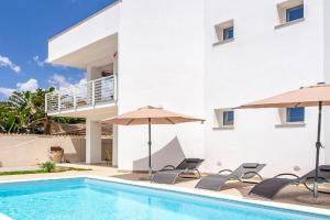 Beautiful Apartment In With Wifi, Reitani