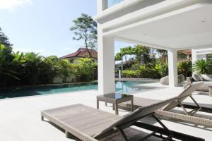 Modern Private Pool Villa - Peaceful Kamala Stay, Bang Tao