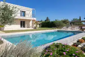 Mateo Stone Villa, Dassia