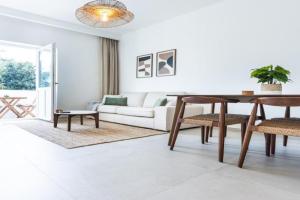Two-Bedroom Apartment Near the Beach - Casa RIMÉ, Lagos
