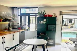 Atypical loft, pool and beach 2 mins away Apartments, Pereybere