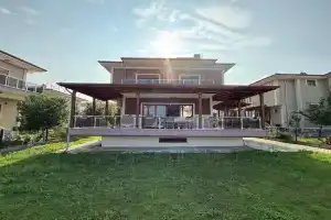 Family Duplex Villa with Garden 150m to Beach, Ayvalik