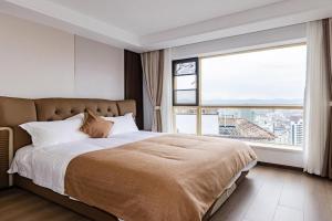 Annie Apartment 3204 River View -only 120 meters from Metro Line 2 Exit of Chuanxinggulou, Kunming