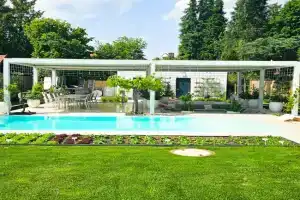 Luxurious large home with Pool, Garden, Koi Pond only 12 min to Octoberfest Apartments, Munchen