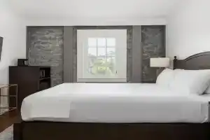 Sonoma Stonehouse Suite 14, Santa Rosa