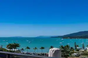 Island Vista Penthouse, Airlie Beach