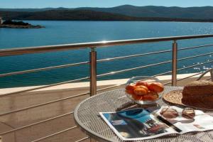 Gorgeous Apartment In With House Sea View, Klek