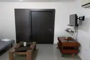 2br-7 Guests-Free Parking-Pool-AirCon, Paralimni