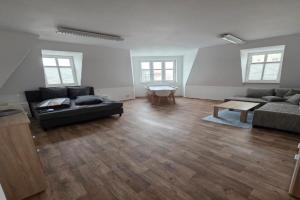 76m2 FERIENWOHNUNG - 2 RAUM WOHNUNG APARTMENT inER STADTZENTRUM INNENSTADT INNENRING TOP LAGE - WOHNEN AUF ZEIT IN, Zittau