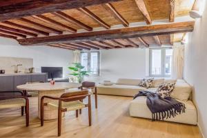 Pietra di Piazza Grande - Rua Frati 34 Palace by MoVeBNB Apartments, Modena