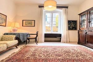 Luxury Home - Free Parking - City center Apartments, Marina di Massa