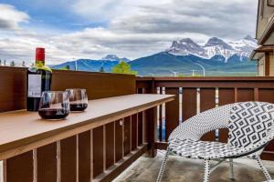 The Most Perfect Stay in with Mountain View Guest house, Canmore
