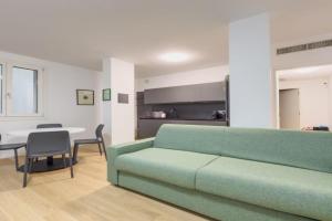 Gallarate Smart Home - 10 min Train Station Apartments, Gallarate