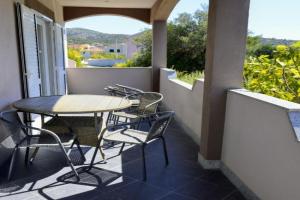 Apartment Wohnung in Vinišće mit privatem Parkplatz by Interhome, Vinisce