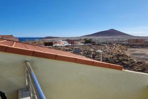 Holiday Home in El Médano mit Terrasse und Meerblick by Interhome, El Medano