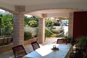 Apartment Romantische Wohnung mit Meerblick by Interhome, Vinisce