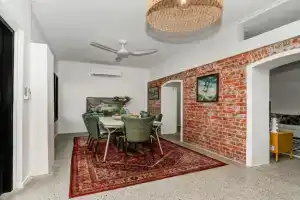 Hale on the Hill Top Apartments, Townsville