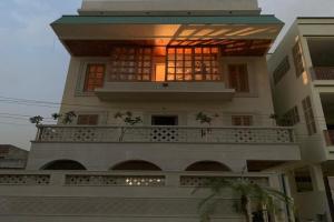 Flora A rooftop with serenity and peace Guest house, Jaipur