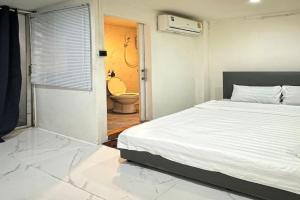 Chubby5room12, Nonthaburi City