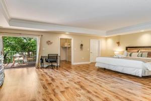 Salty Fox 5BD Oasis w Spa, Beach & Downtown Guest house, Fort Lauderdale