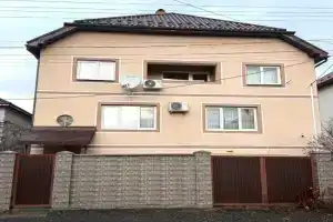 Budinok v Mukachevo Cottage, Mukacheve