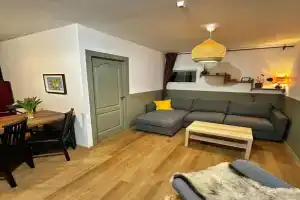 Travelers Studio, Keflavik