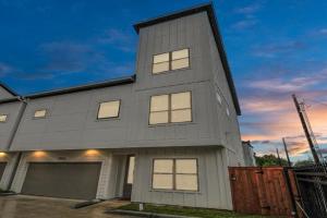 Lux Reverie Townhouse- Med Center- Downtown HTX, Houston