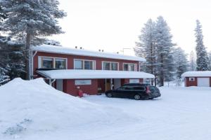 Pyhäkoti B - 30 Meters From the Slopes Guest house, Pyhatunturi