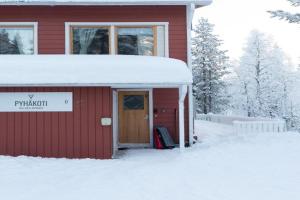 Pyhäkoti D - 30 Meters From the Slopes Guest house, Pyhatunturi