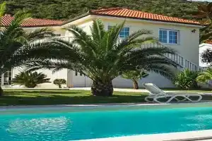 Cozy Apartment In With House Sea View, Trpanj