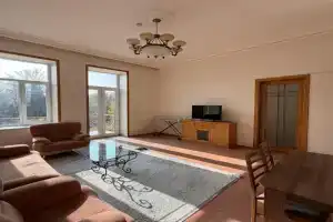 Malakan apart, Baku