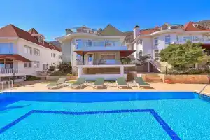 3houseapart, Kas