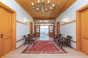 Elegant 4-BR City-Center Villa with Private Garden, Antalya