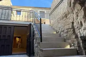 Villa Petra, Radovic