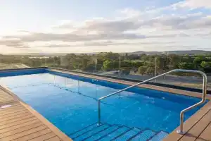 Stylish 1BDR Sunlit Apartment w Rooftop Pool & Gym, Canberra