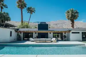 Palm Springs Oasis w Pool, Spa & Fire Pit Guest house, Palm Springs