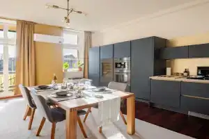 EDLER WOHNRAUM Loft im Graphischen Viertel 2 SZ mit Balkon, Kaffeevollautomat, Klima, Lift & Tiefgarage Apart-hotel, Leipzig