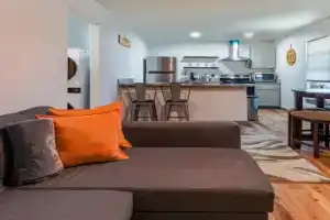 Cozy retreat minutes from stadiums Guest house, Arlington