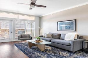 Landing Apartments - The Henderson, Fort Worth