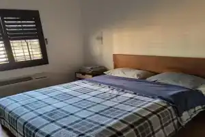Cozy and Affordable 1-Bedroom with private bath, Las Vegas