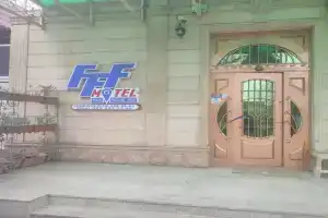 FF Motel, Ganja