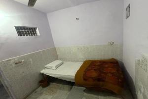 Taj relax paying guest house, Agra