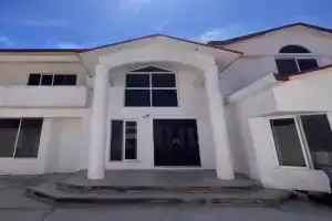 Rento funcionales recamaras dentro de una casa residencial, Oaxaca