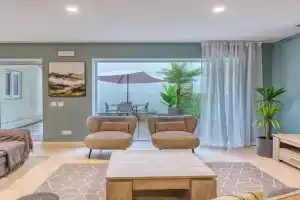 4BR Home in Prime Location Just Off the Promenade by 360 Estates Guest house, Sliema