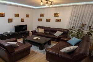 Apartman Nana, Vrane