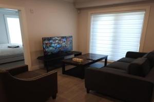Vancouver Family Condo 2 Bedrooms 2 Baths Near UBC & Parks, Richmond