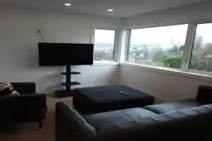 Vancouver Townhouse Family-Friendly with Street Parking & Balcony, Burnaby