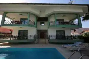 River Suite Apartments, Icmeler